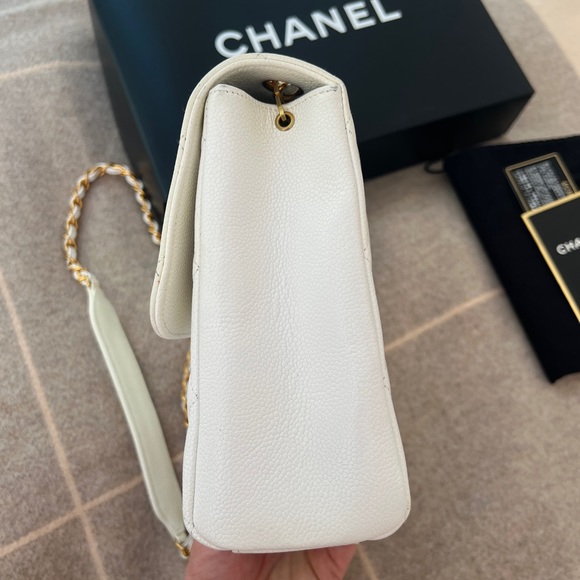 Chanel Caviar Jumbo Square with 24k Gold Hardware - Picture 8 of 13